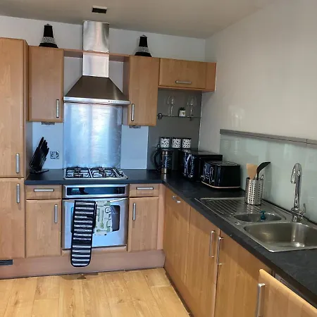 Lovely 2bed With Balcony! Apartman Leeds